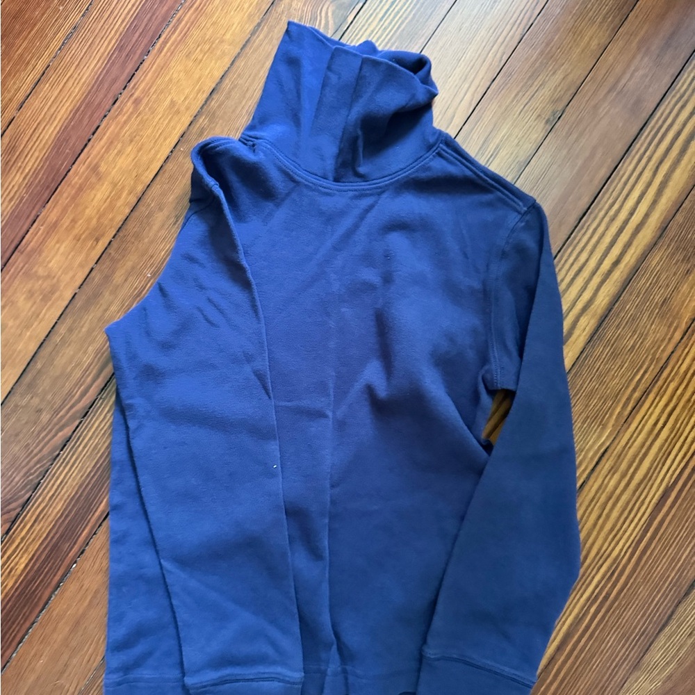 Hannah Andersson turtleneck in navy in size 130 (8)